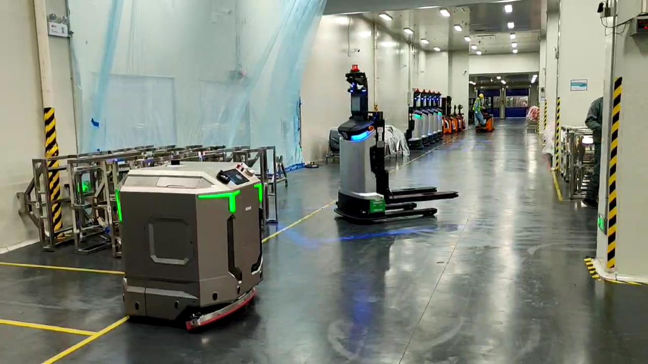New Energy Industry – SOCL Robot Cleaning Solution